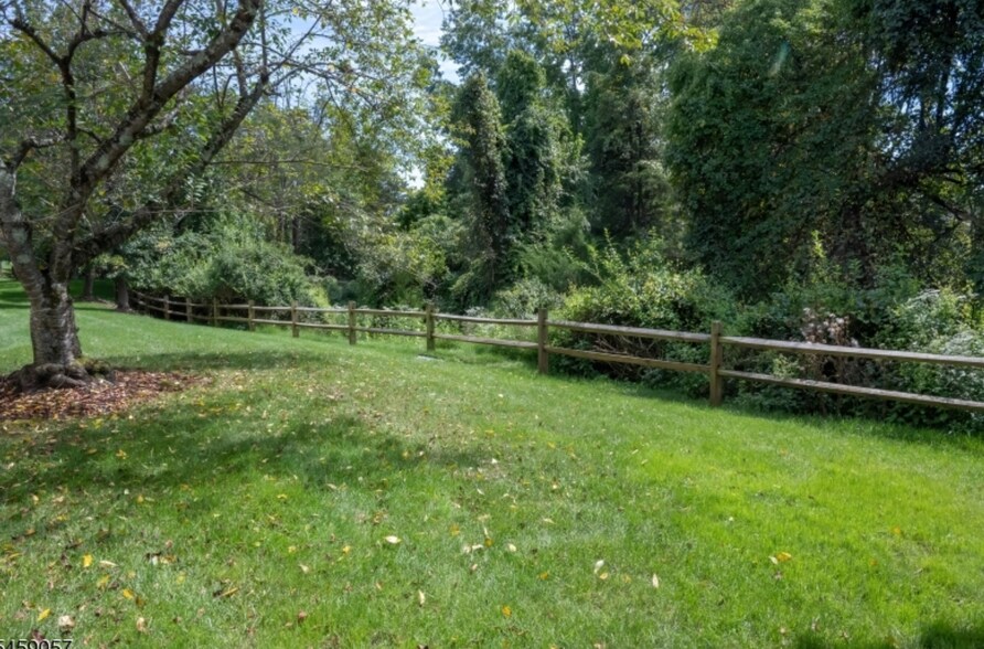 Building Photo - 128 Arbor Way