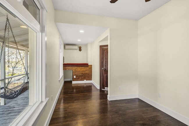 Building Photo - Charming Rustic 3-Bedroom + bonus rooms in Ashland, OR