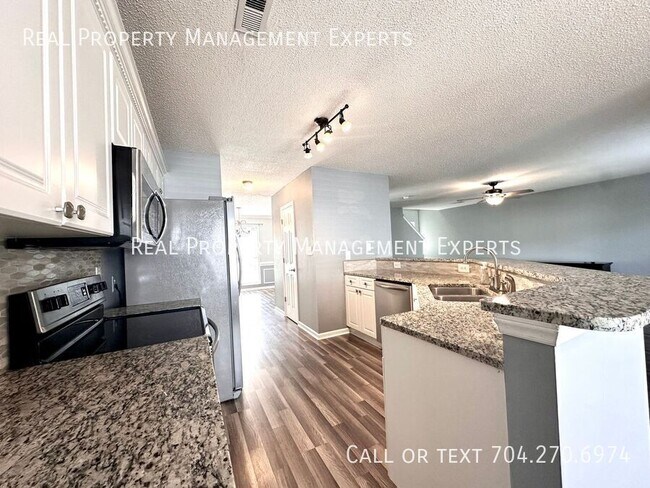 Building Photo - 7603 Rolling Meadows Ln