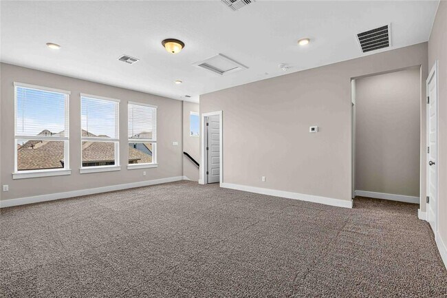 Building Photo - 605 Mallow Rd