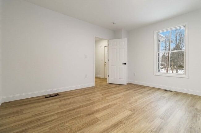 Building Photo - 2 Elmwood St