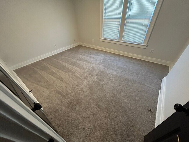 Building Photo - 1253-1255 N 6th St