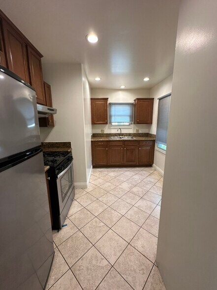 Building Photo - 5255 Via Campo St