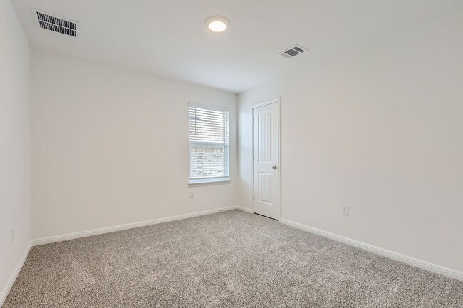 Building Photo - 2429 Hackamore Dr