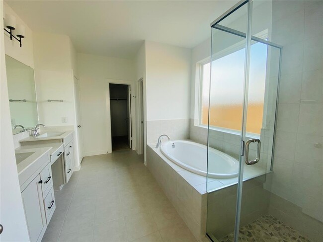 Building Photo - 2811 Berry Basket Trl