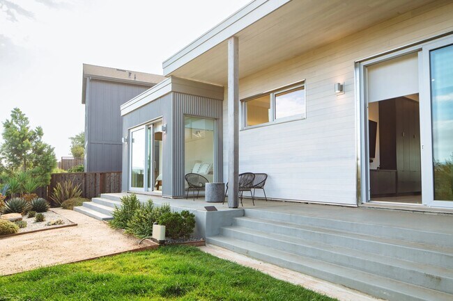 Building Photo - 3813 Sedgemoore Dr