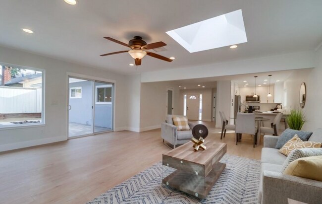 Building Photo - Beautiful upgraded home walking distance to SDSU