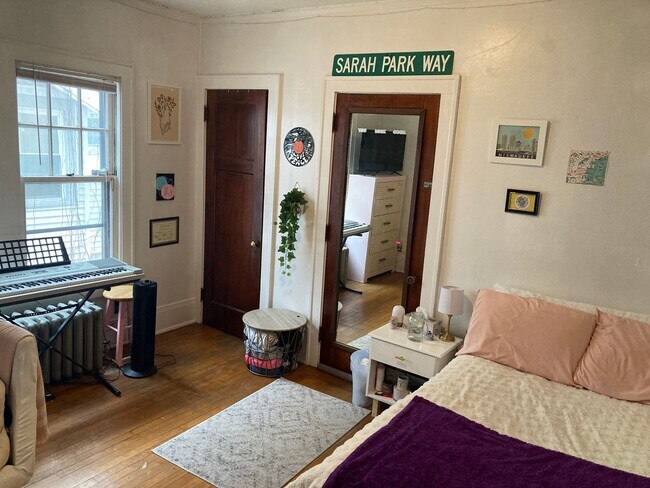 Building Photo - 2935 N Downer Ave