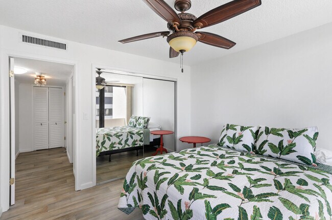 Building Photo - 4200 N Ocean Dr