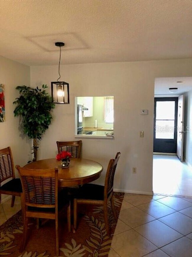 Building Photo - AVAILABLE OFF SEASON FOR $1,800/MO