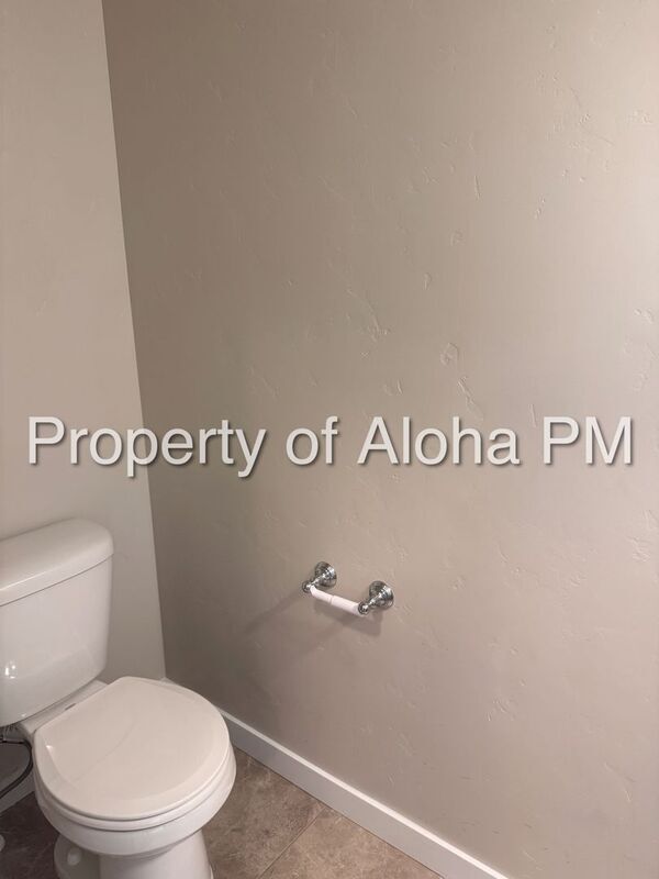 Building Photo - 817 E Ionia Dr