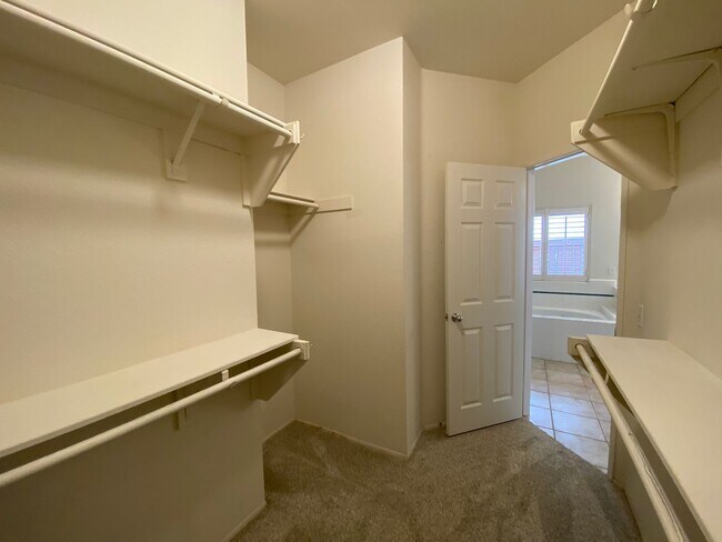 Building Photo - Spacious 3 Bedroom, 2 Bath located in Treasures of Caste Creek Community!