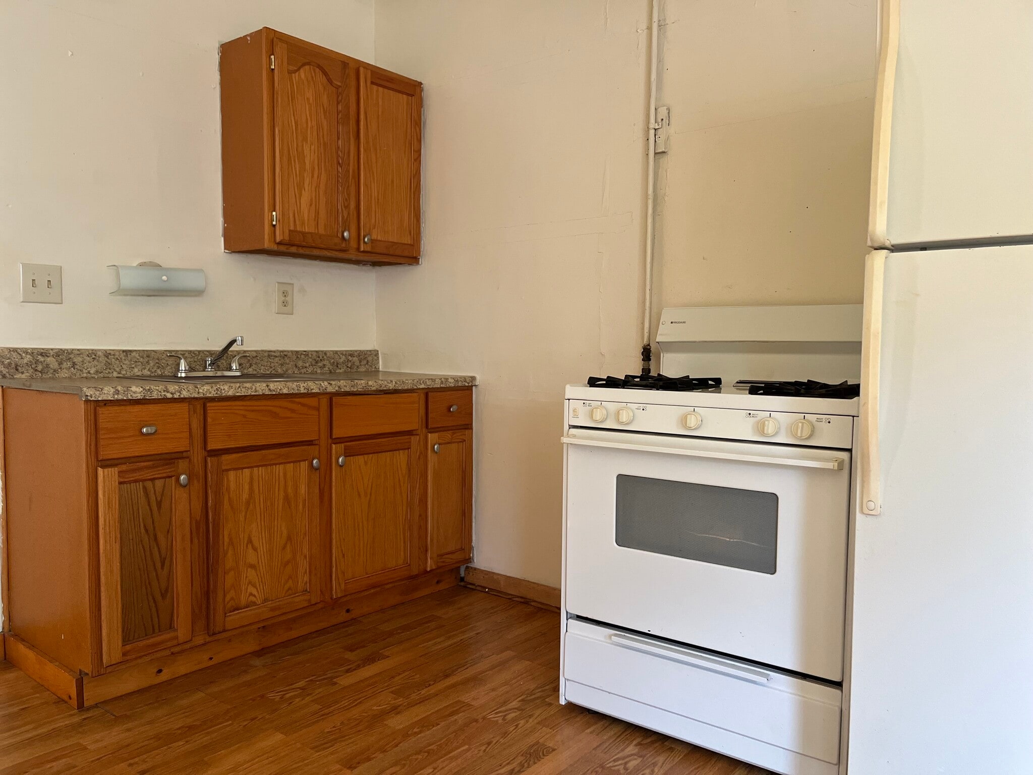 Kitchen - 450 E 15th Ave