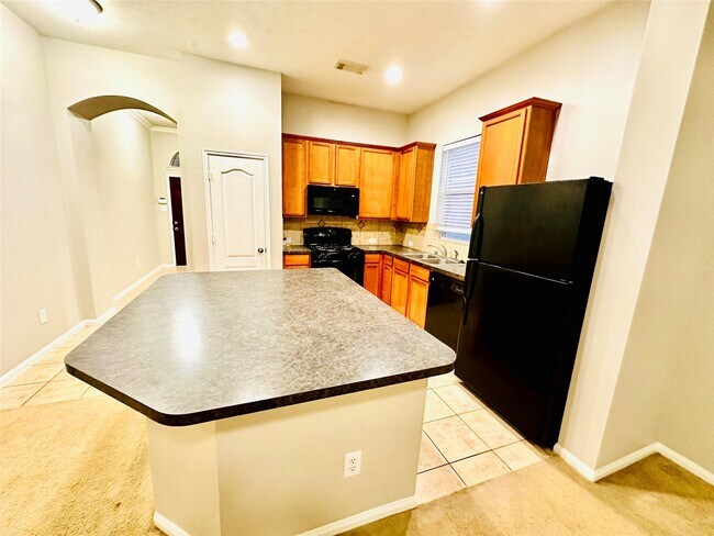 Building Photo - 20747 Pine Rain Ct