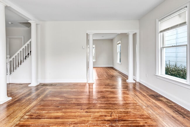 Building Photo - 105 Atlantic St