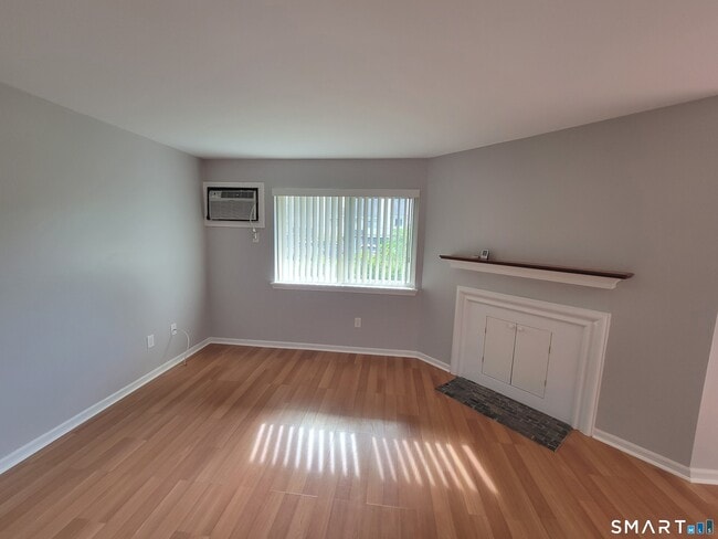 Building Photo - 303 Willow Springs