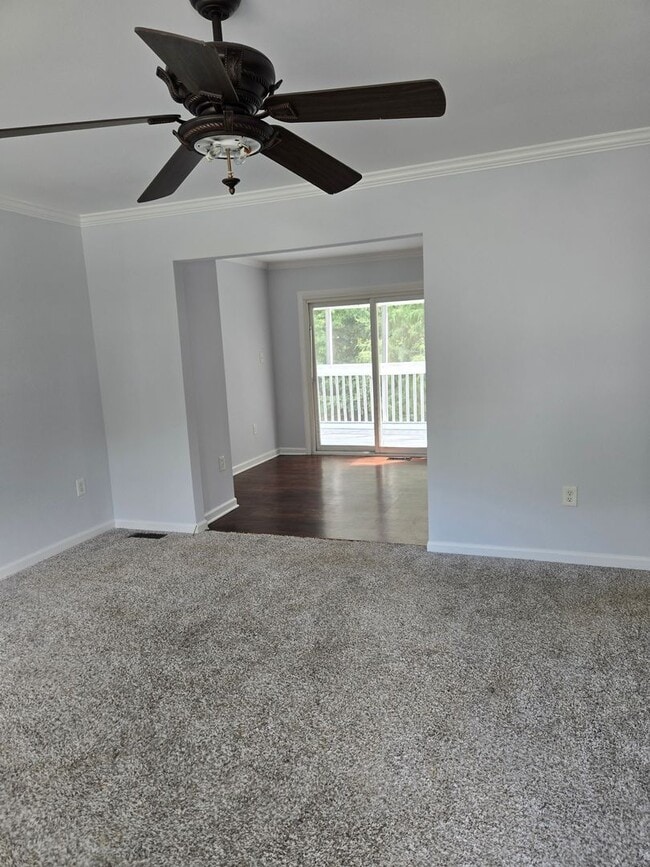 Building Photo - Single Family Home in Dale City