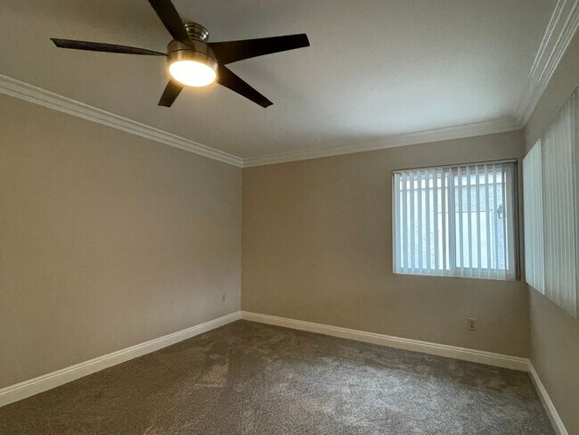 Building Photo - Beautiful Condo in Private Community