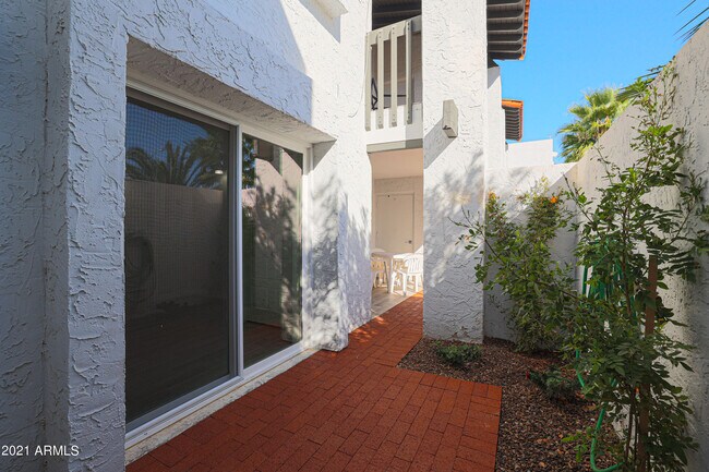 Building Photo - 3640 N 70th St