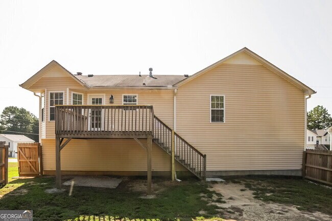 Building Photo - 425 River Trace Dr