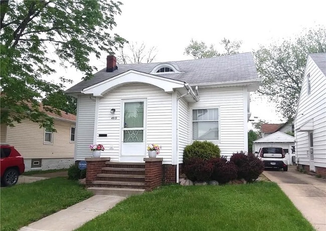 Building Photo - 4919 E 107th St