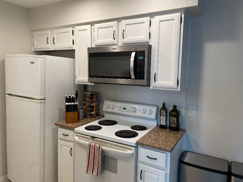 Building Photo - 2107 Courtney St