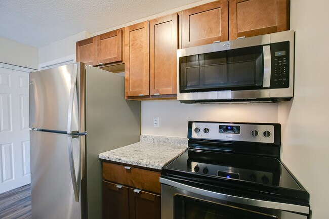 Building Photo - 1337 Arkwright St N