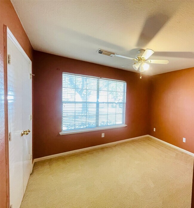 Building Photo - 15303 Kellerwood Dr