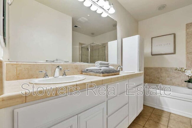 Building Photo - 3744 Whitworth Dr
