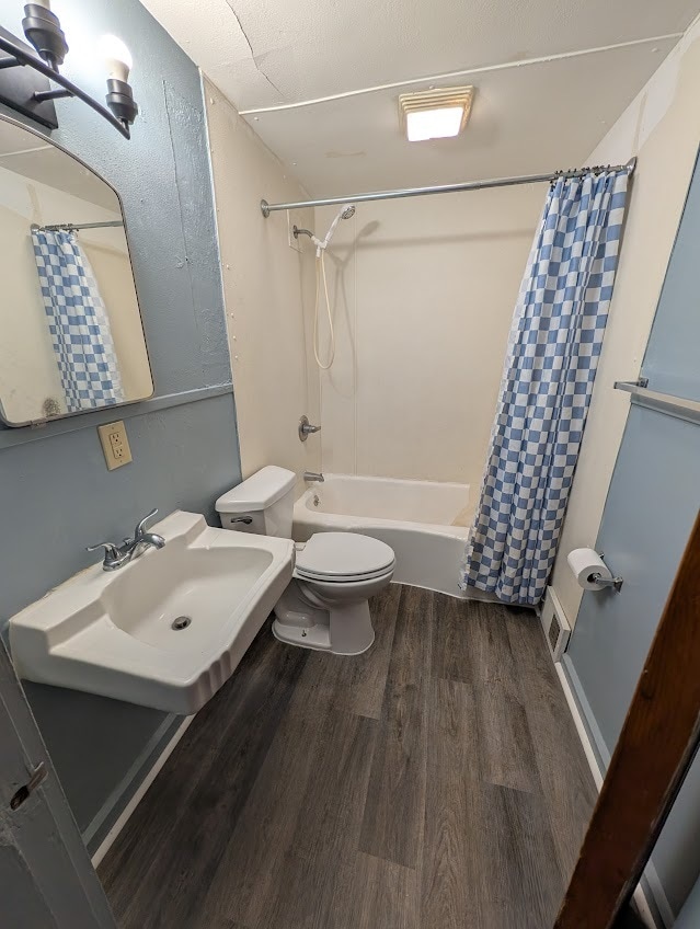 Batrhroom - 222 Dr Martin Luther King Jr Blvd