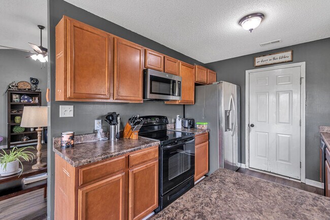 Building Photo - 202 Quarry Trail
