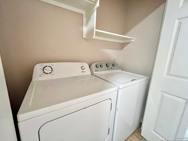 Building Photo - 301B Utterback-