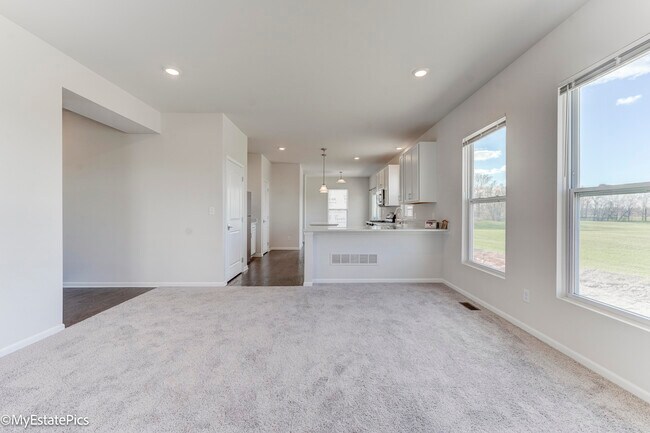 Building Photo - 2780 Riverview Ln
