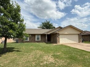 Building Photo - 3701 Moselle Dr