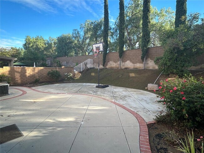 Building Photo - 6016 Sunflower St