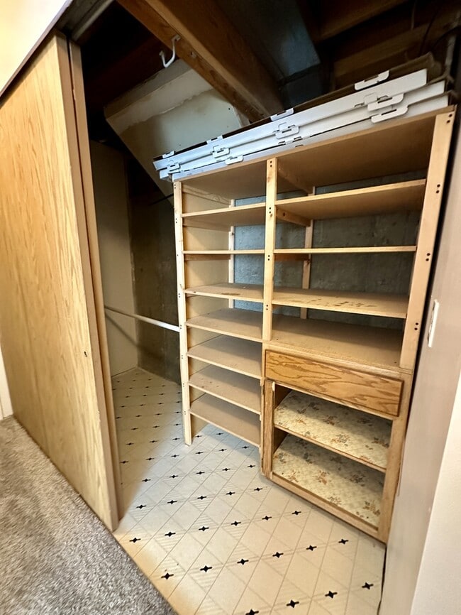 Building Photo - West Jordan