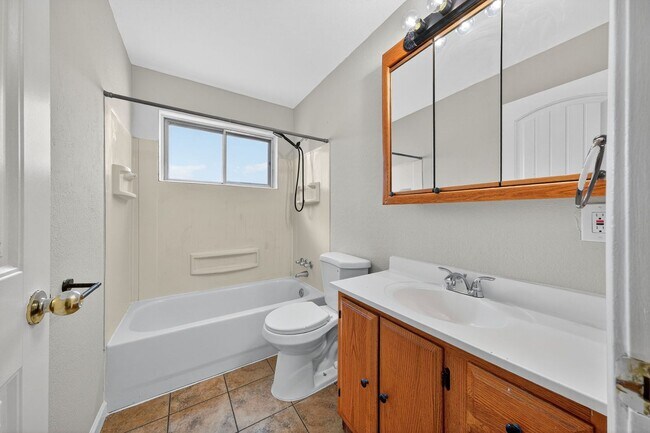 Building Photo - 1226 Baron Ave