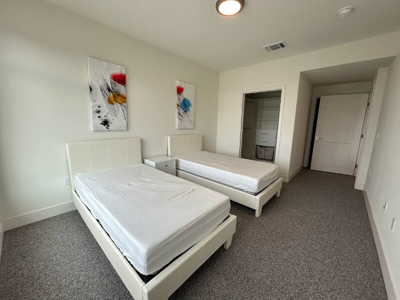 Building Photo - 3578 Rambla Pl