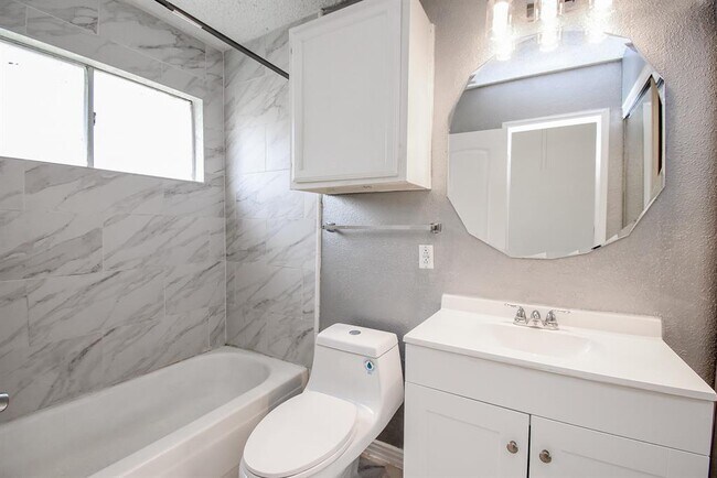 Building Photo - 20534 Cocoplum Dr
