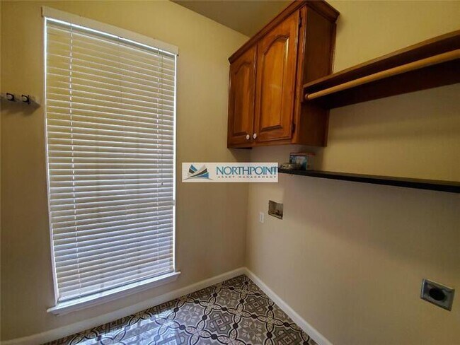 Building Photo - Stunning 4BR 2.5 BA Home w/ Private Pool + Upgrades in Hurst