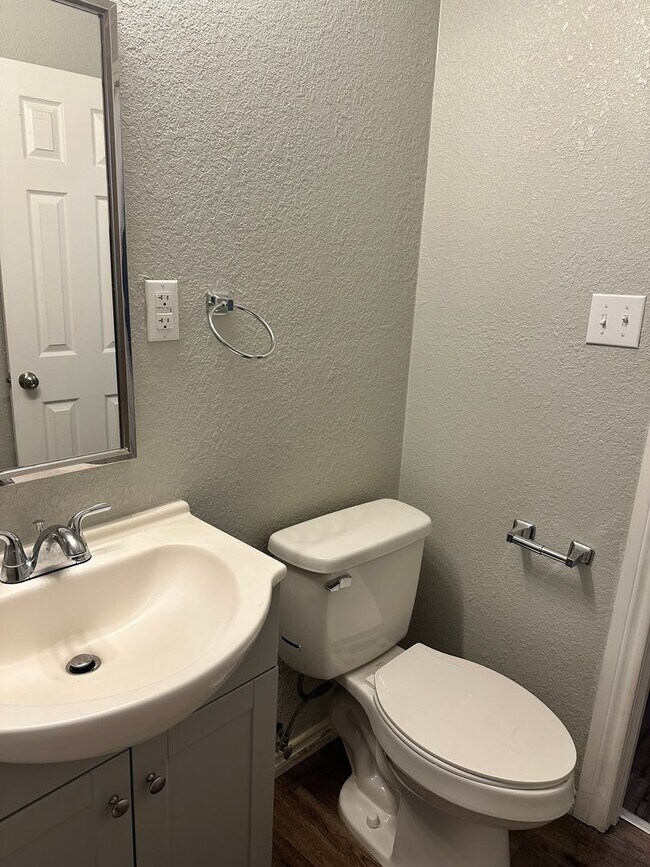 Building Photo - Great Home Located in the Lawton Heights Area! Pets Negotiable with Owner Approval!