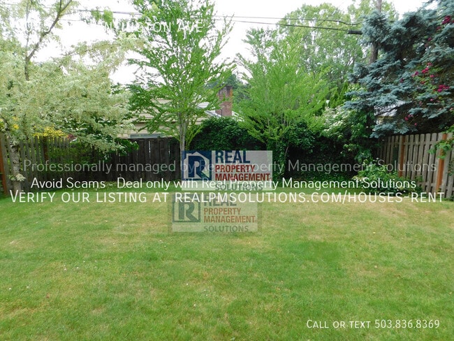 Building Photo - 2045 SW Huntington Ave