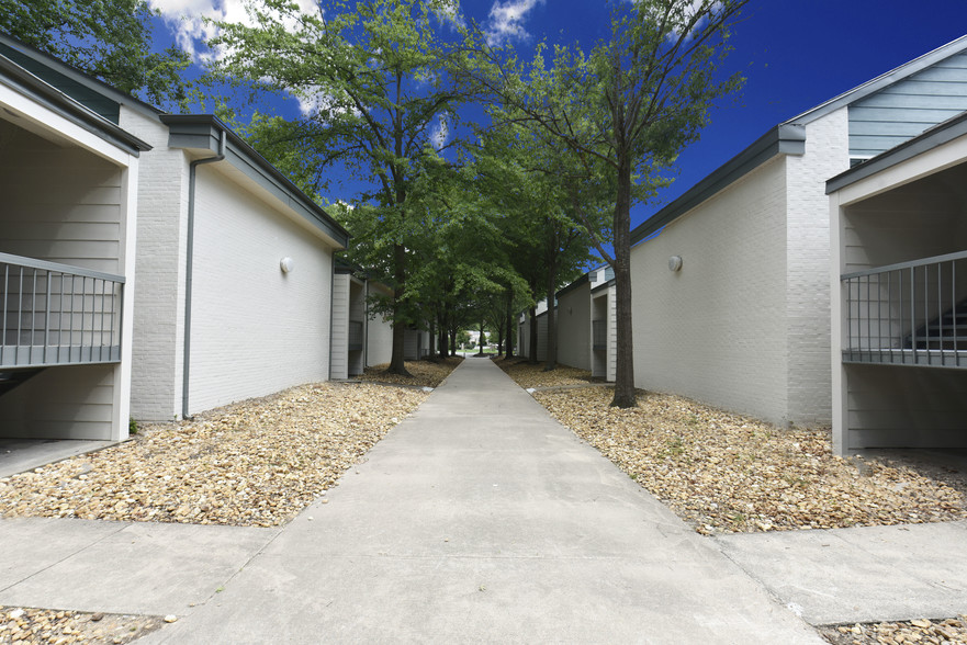 Building Photo - The Everly Apartments | Little Rock, AR