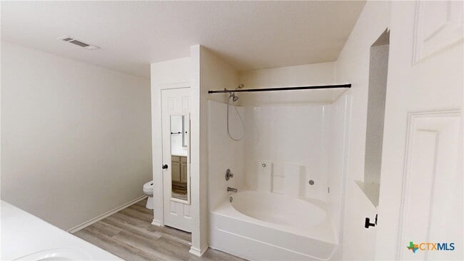 Building Photo - 212 Sims Ridge Dr