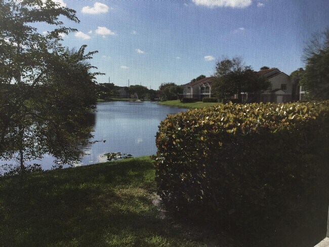 Building Photo - 815 Boynton Beach Blvd