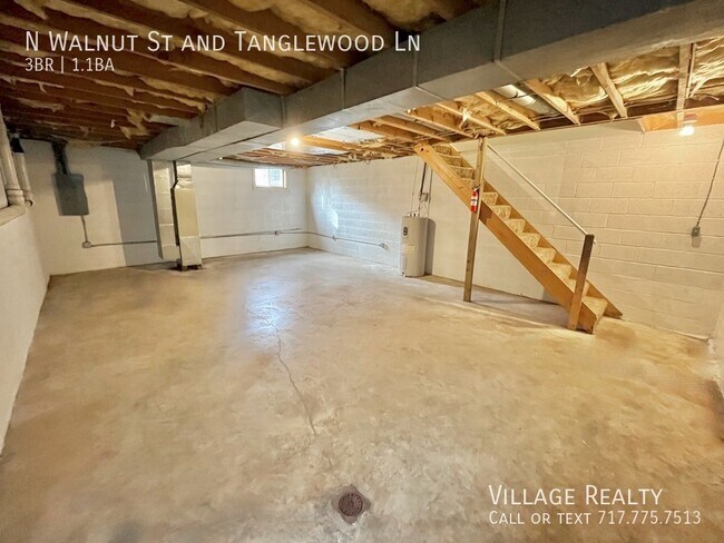 Building Photo - 492 N Walnut St