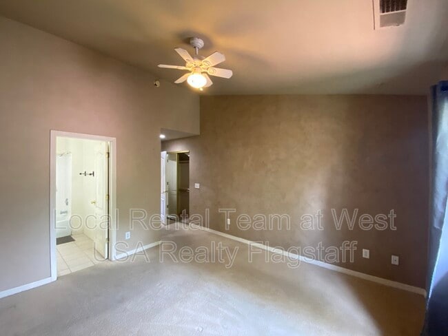 Building Photo - 5324 E Boulder Run Dr