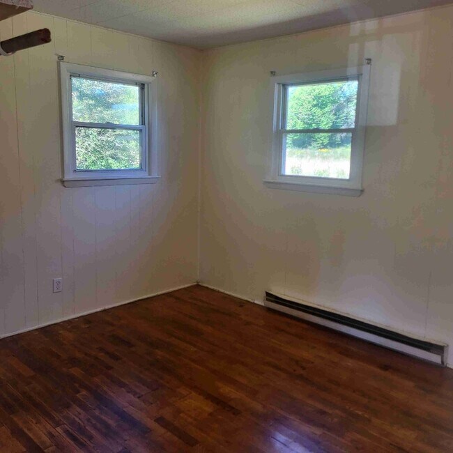 Building Photo - 3035 Hill Rd