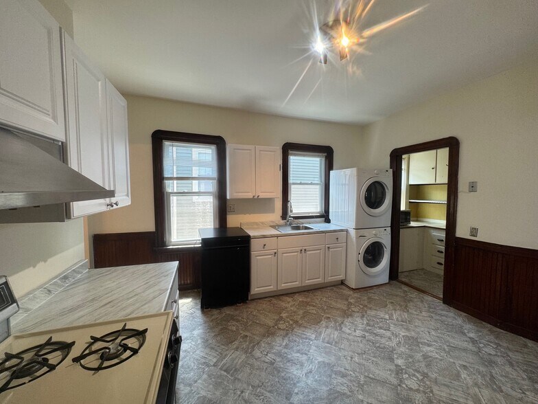 Building Photo - 298A Highland Ave