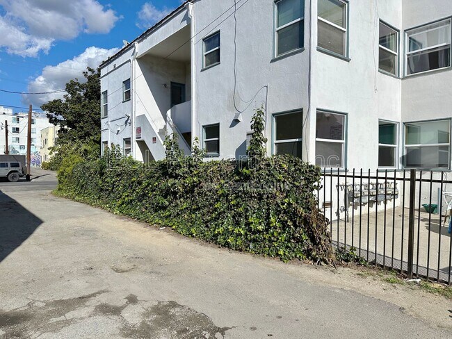 Building Photo - 5122 Lemon Grove Ave